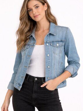 Levis Light Blue Denim Trucker Jacket Classic Button Front Jean Jacket Medium